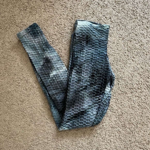 Pants - Butt Scrunch Leggings